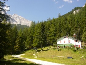 Il rifugio - Rifugio Capanna degli Alpini 